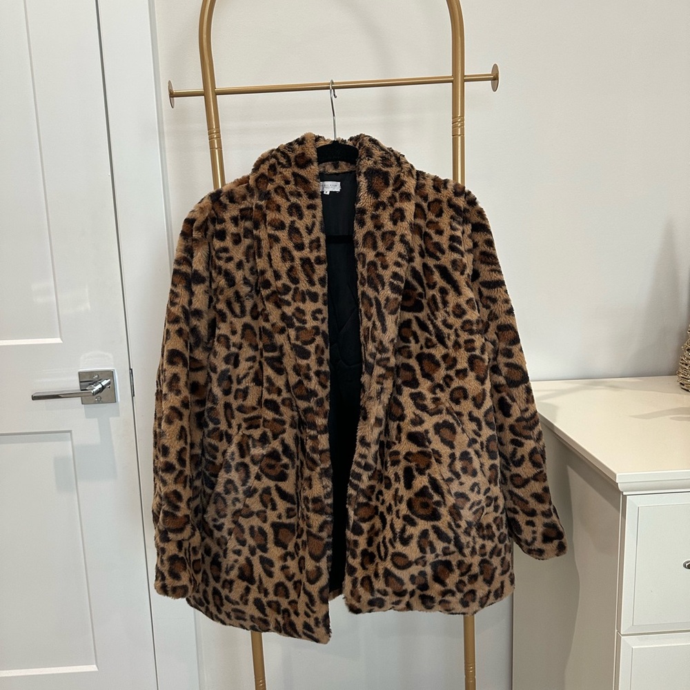 Chic Leopard Print Teddy Jacket